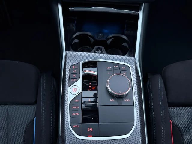 BMW 320 320i M-Sport Sedan