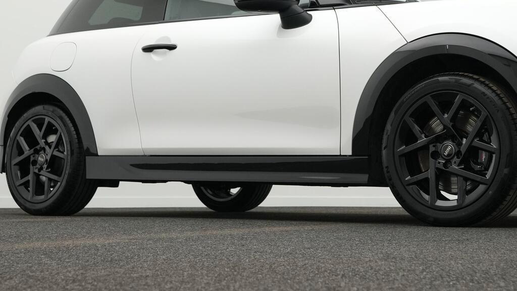 MINI Cooper PanoSD SpurAss XEN Navi ParkAss RFK AUT