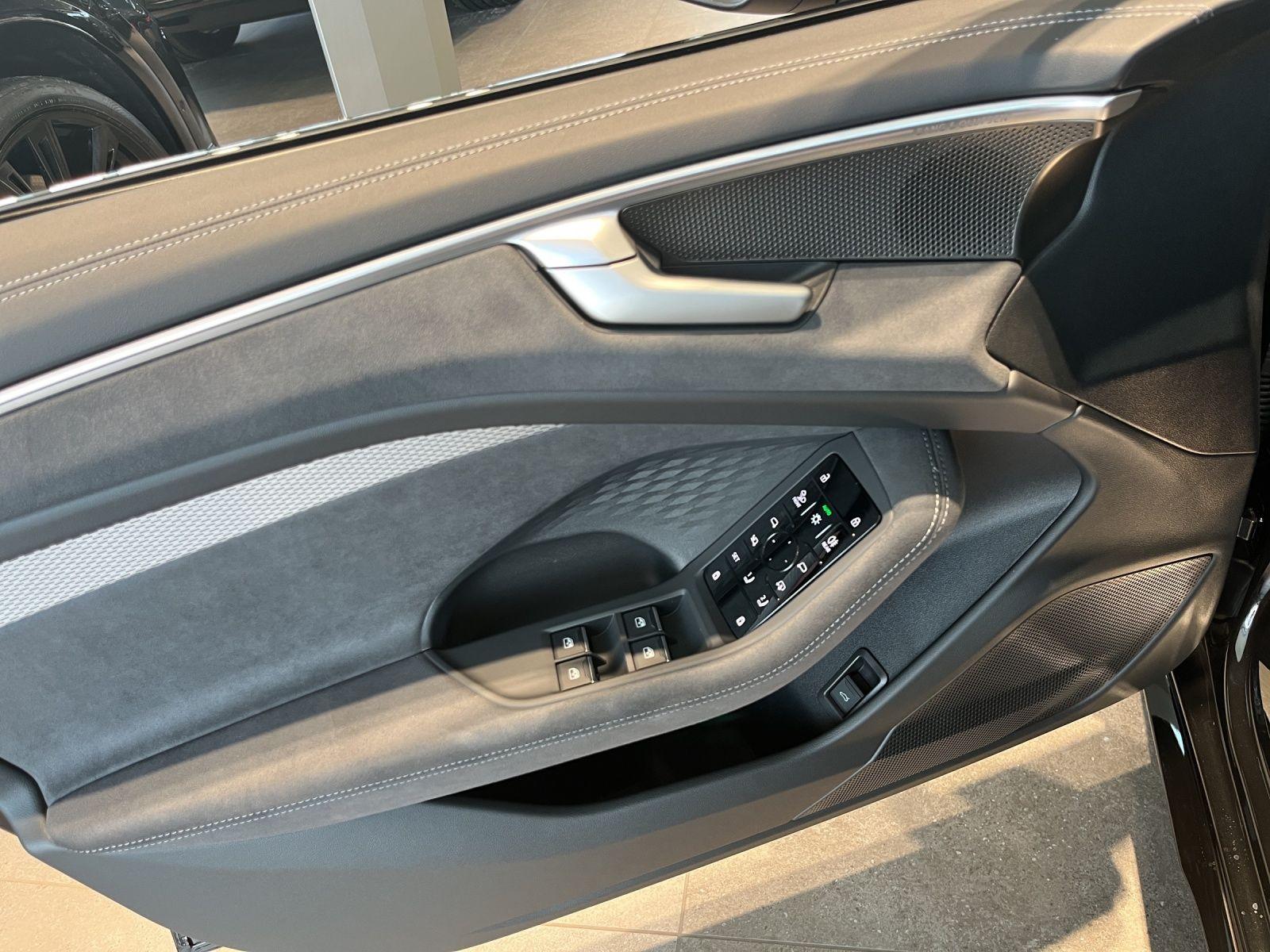 Audi A6 Avant Quattro S-Tronic