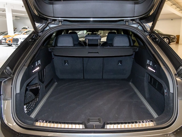 Audi A6 Avant Quattro S-Tronic