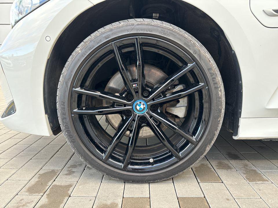 BMW 330 330e Touring xDrive