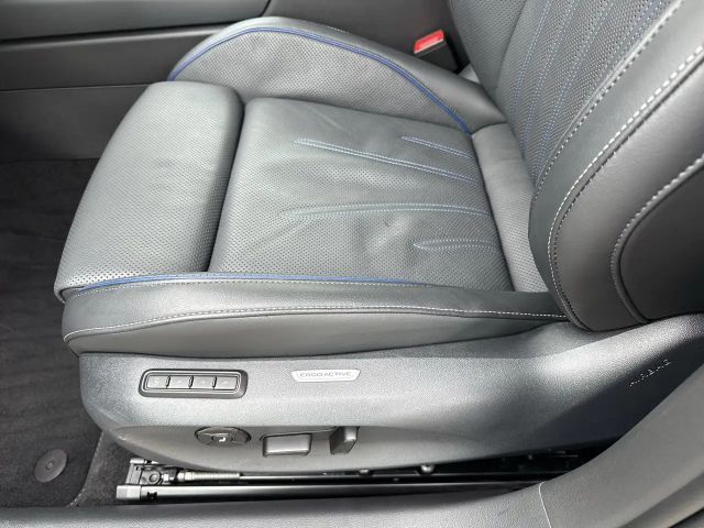 Volkswagen Passat R-Line eHybrid