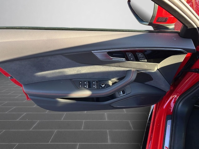 Audi RS4 Avant Quattro