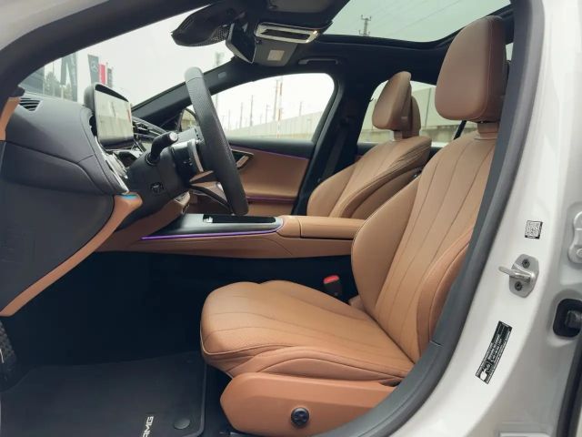 Mercedes-Benz E 220 AMG Line E 220 d Sedan