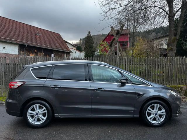Ford S-Max AWD Titanium
