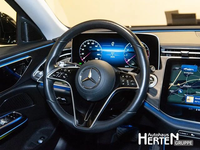 Mercedes-Benz E 200 AVANTGARDE Sedan