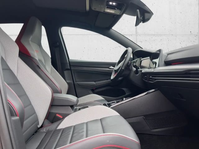 Volkswagen Golf 2.0 TSI Golf VIII