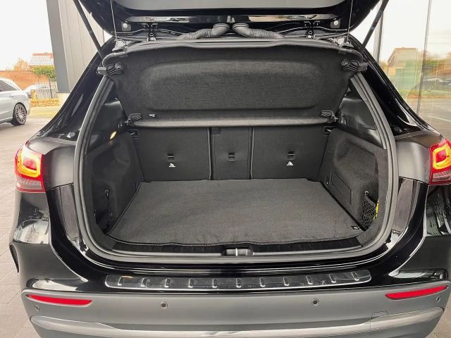 Mercedes-Benz GLA 180 AMG Line