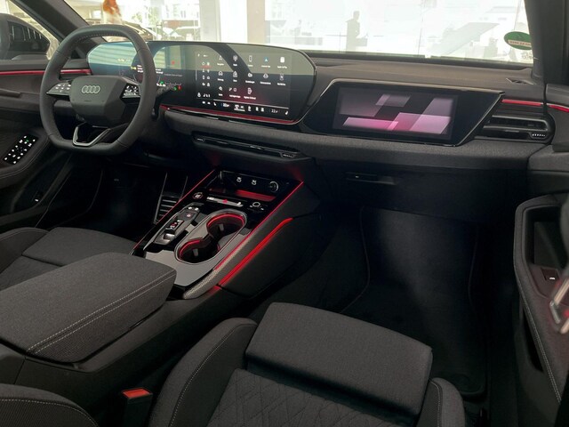 Audi A6 Avant Quattro S-Tronic