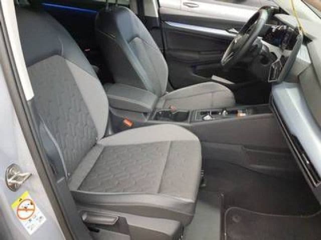 Volkswagen Golf 1.5 eTSI DSG