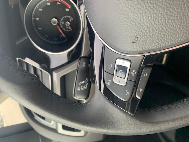 Volkswagen Touran 1.5 TSI DSG R-Line