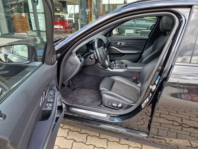 BMW 330 330i Sport Line xDrive