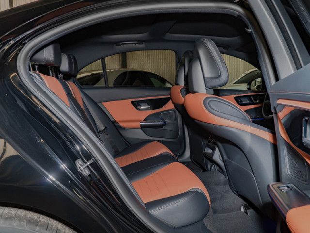 Mercedes-Benz C 200 AMG Line Sedan