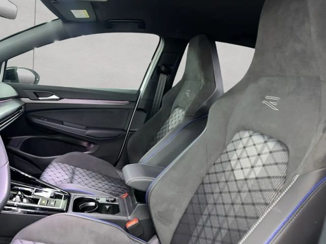 Volkswagen Golf 1.5 eTSI DSG R-Line