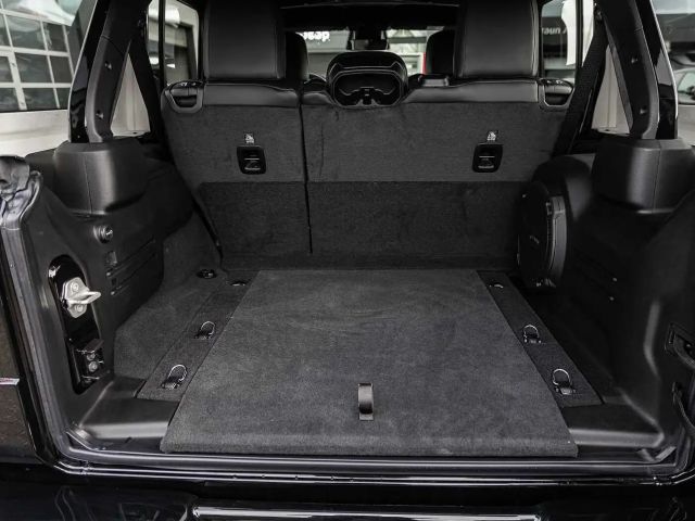 Jeep Wrangler BLACK EDITION 2.0l T-GDI Ultd. Sky-One