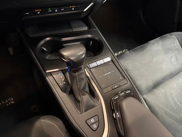 Lexus UX 250h Style Edition