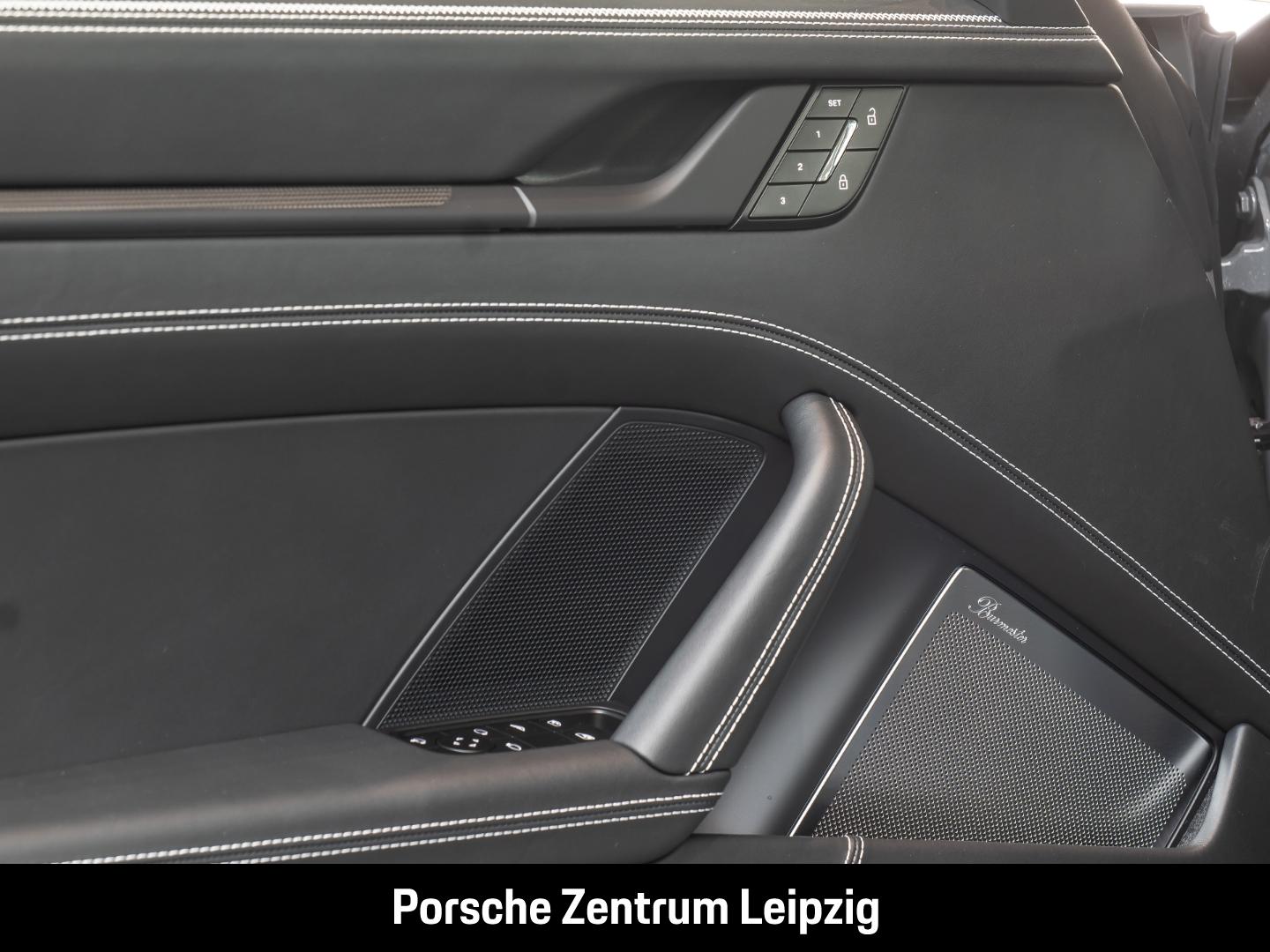 Porsche 911 992 Cabriolet Carrera GTS