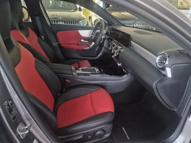 Mercedes-Benz A 250 4MATIC AMG Line Premium