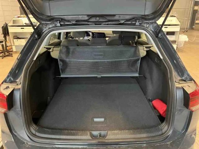 Volkswagen Golf Life Variant