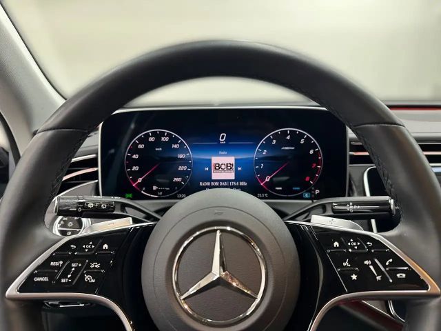 Mercedes-Benz E 200 AVANTGARDE Estate