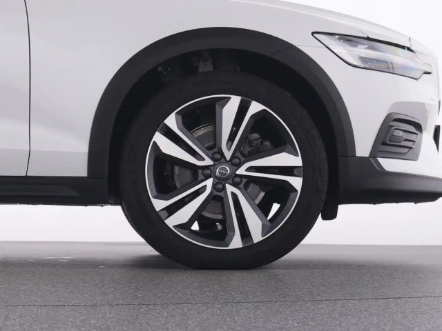 Volvo V60 Cross Country AWD Plus