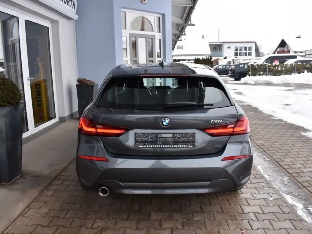 BMW 118 118i Advantage pakket Sedan