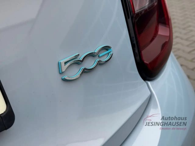 Fiat 500e Navi Digitales Cockpit JBL LED Apple CarPlay El. V