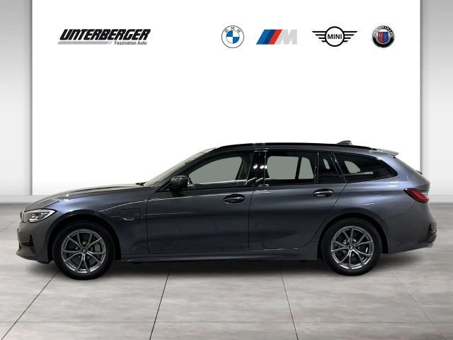 BMW 330 330e Sport Line Touring xDrive