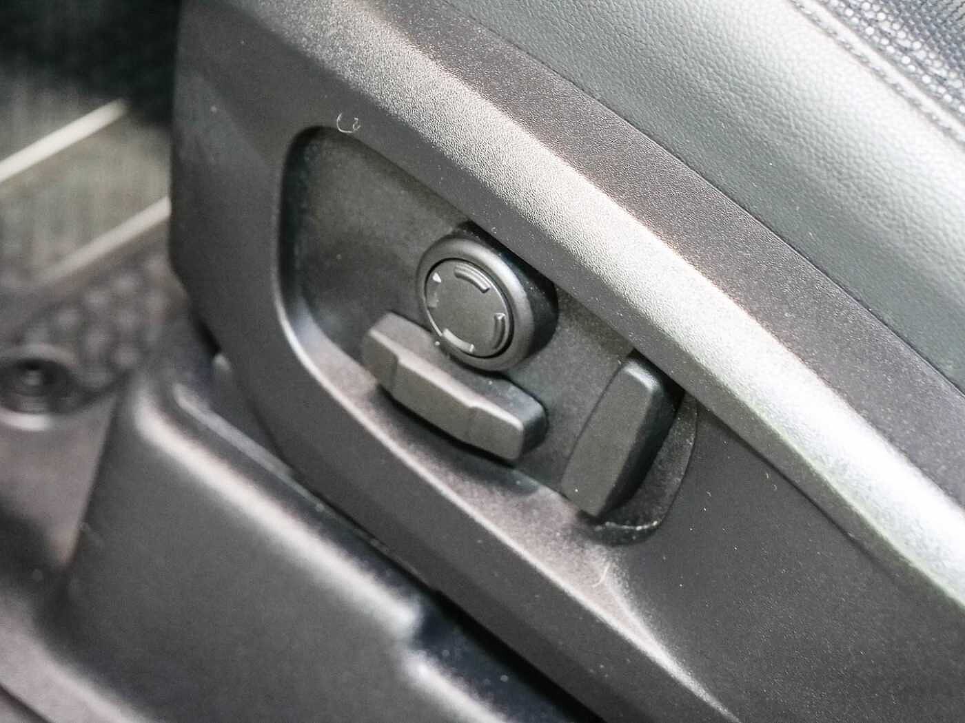 Land Rover Defender 110 Dynamic SE