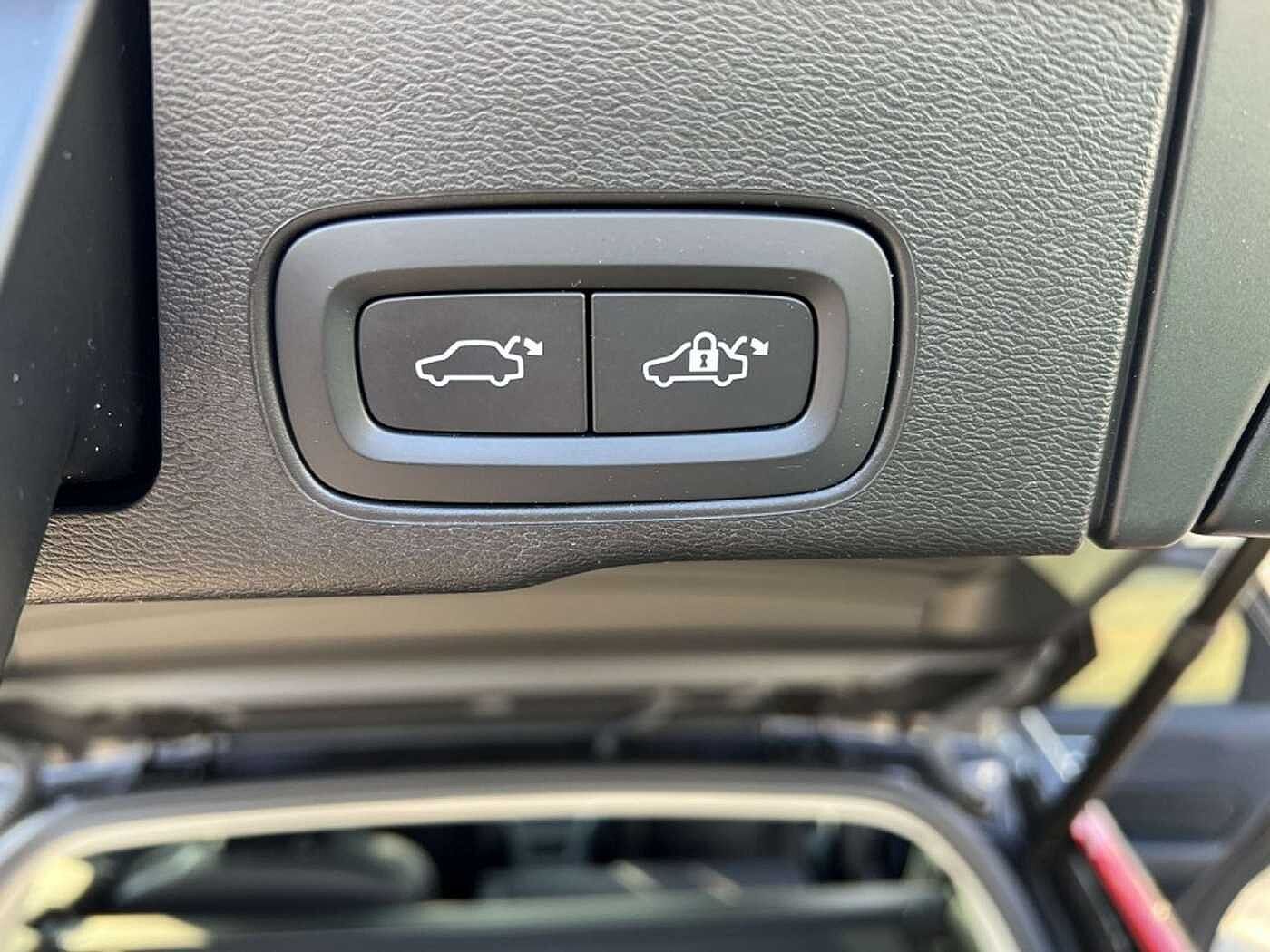 Volvo XC60 Dark Plus T8