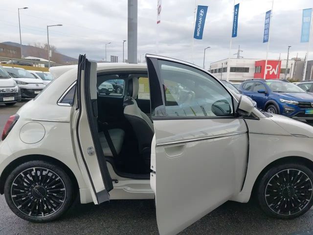 Fiat 500e La Prima