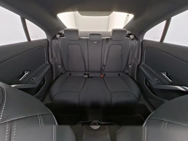 Mercedes-Benz CLA 180 Coupé Progressive