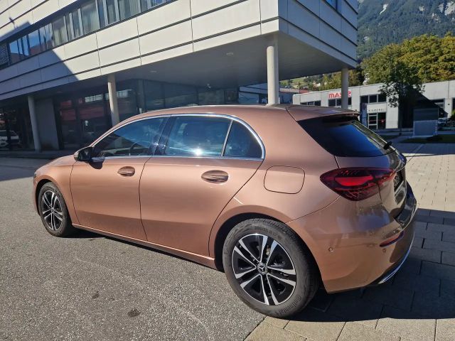Mercedes-Benz A 180 A 180 Aut. Neuwertig-LED-NAVI-Teilleder-Rosegold!