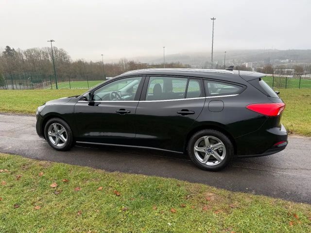 Ford Focus Cool & Connect Wagon