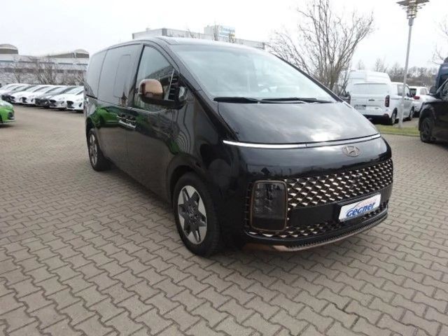 Hyundai Staria Signature Vierwielaandrijving