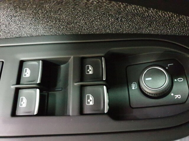 Volkswagen Golf 1.0 TSI Life Variant