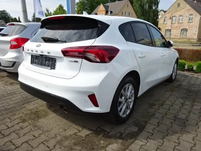 Ford Focus Cool & Connect