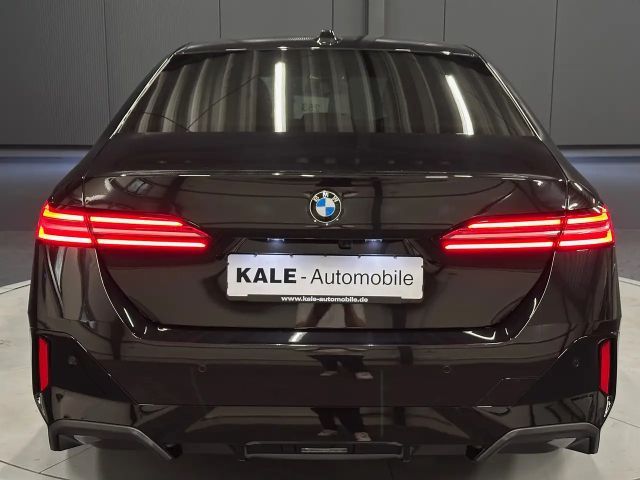 BMW 520 520d M-Sport Sedan