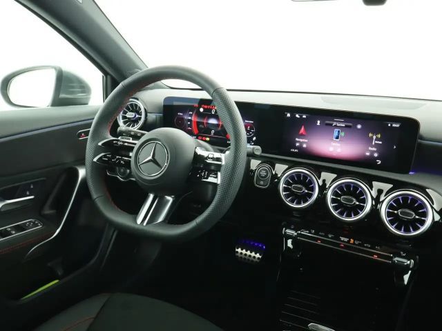 Mercedes-Benz A 200 AMG Line