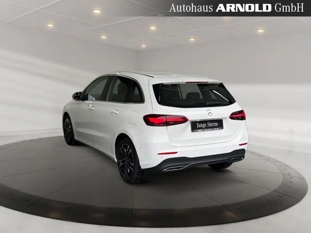 Mercedes-Benz B 200 Progressive Sedan