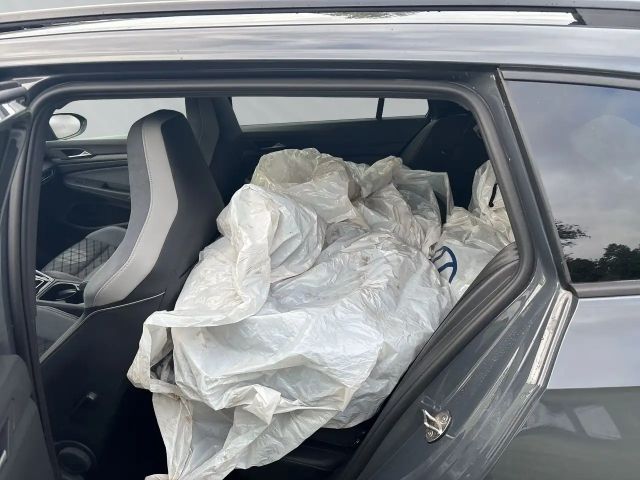 Volkswagen Golf R-Line Variant