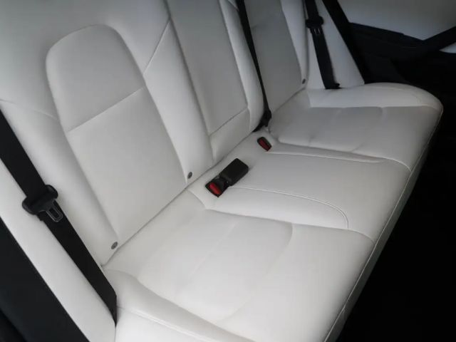 Tesla Model 3 AWD Long Range