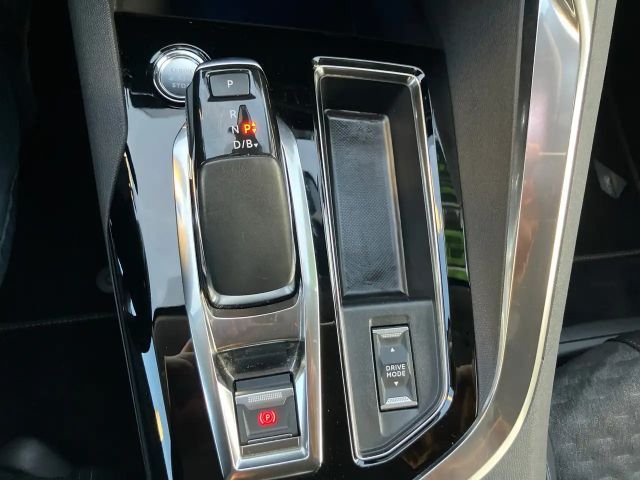 Peugeot 3008 PHEV 225 Road Trip AHK+Navi+Kamera+SHZ