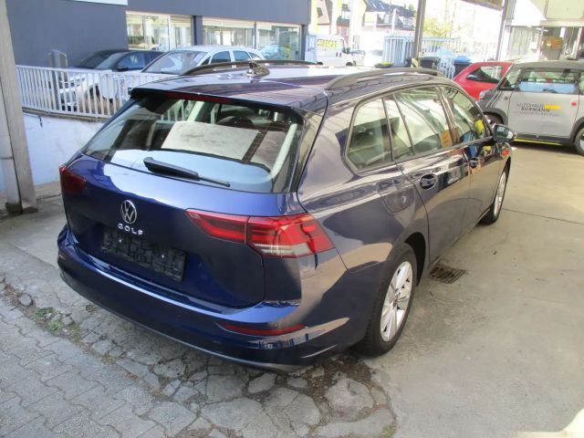Volkswagen Golf Life Variant