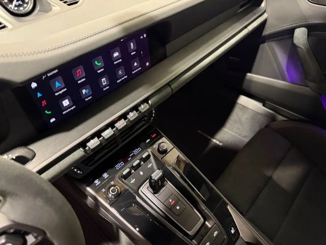 Porsche 992 4 Cabrio GTS Targa