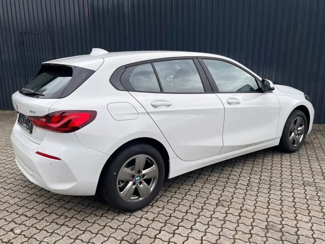 BMW 118 118i 5-deurs Sedan