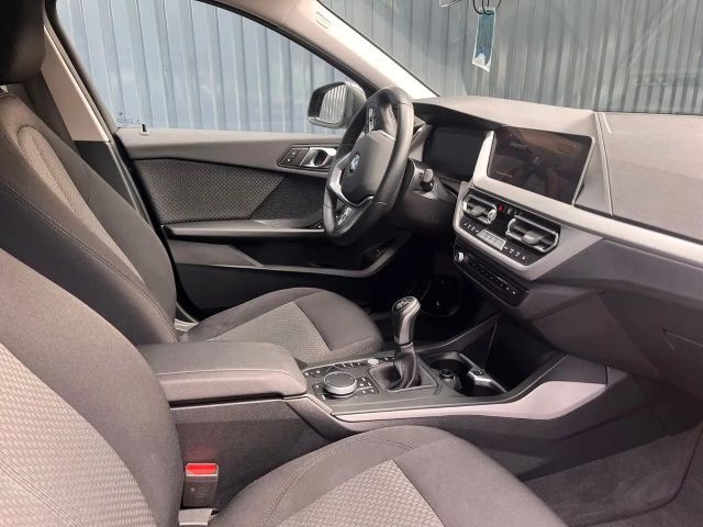 BMW 118 118i 5-deurs Sedan