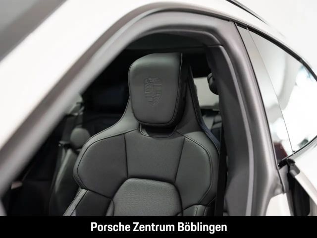 Porsche Taycan 4S Cross Turismo