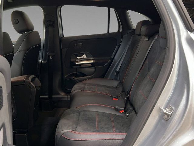 Mercedes-Benz GLA 200 AMG Line