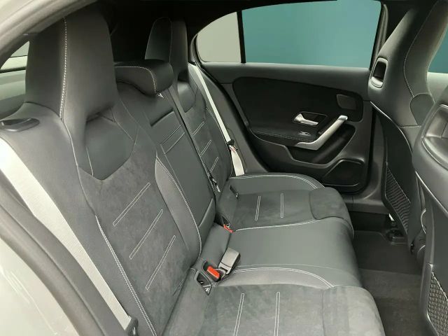 Mercedes-Benz A 200 AMG Line